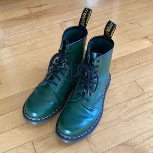 Dr. Martens RARE Emerald Green Leather Air Wair Boots Size 8 Women’s